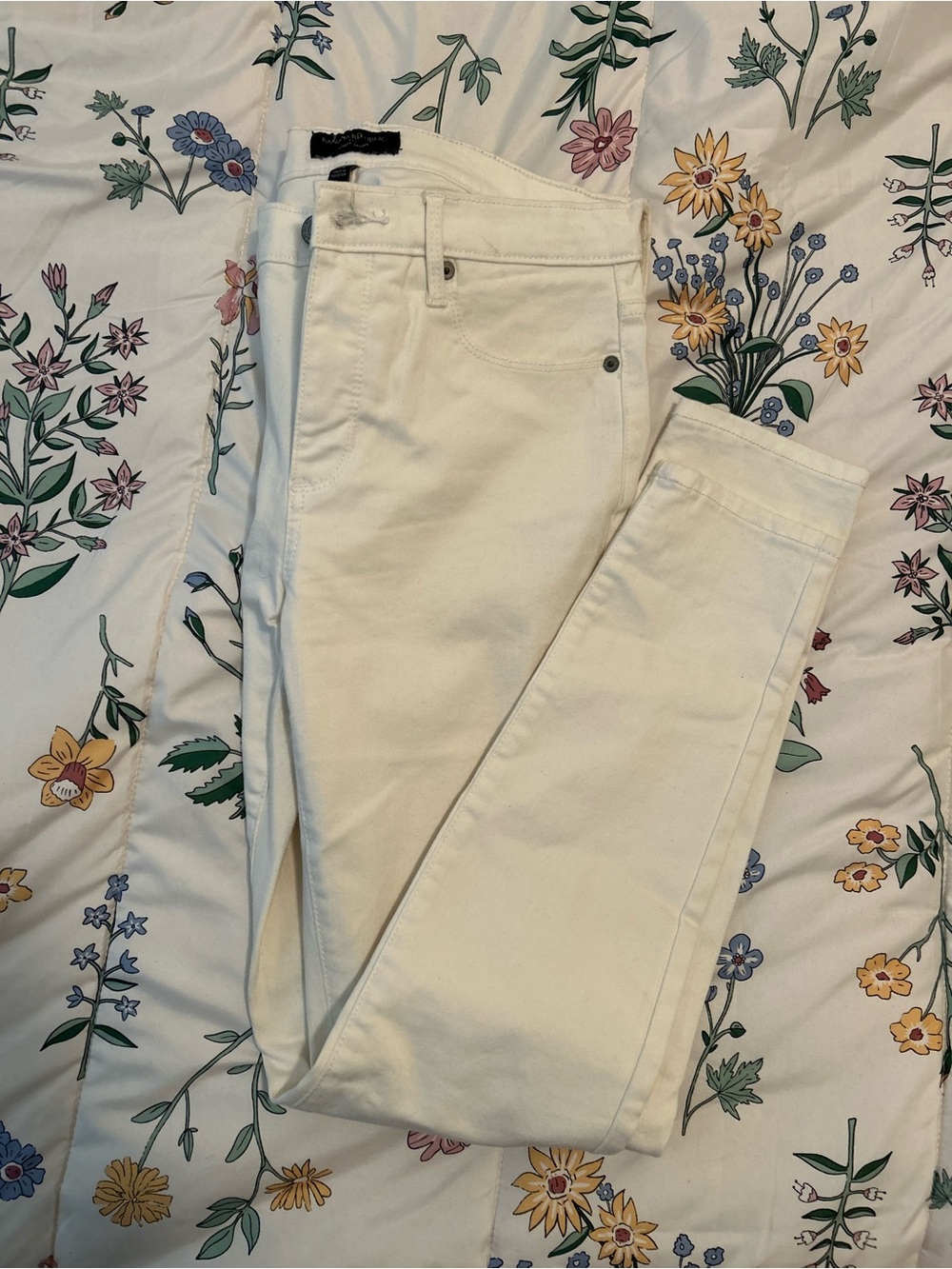 🌻Banana Republic White Skinny Jeans🌻